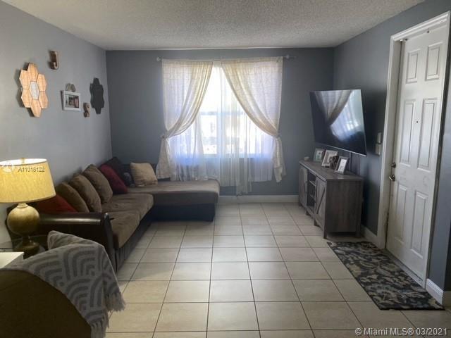 Foto del edificio - 1025 NE 42nd Pl