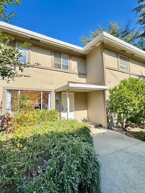 Building Photo - 35 Miramonte Dr