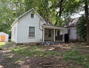 Building Photo - 2126 N Main Ave