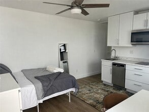Building Photo - 17032 Wilton Pl