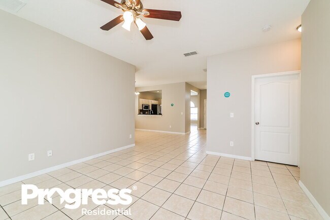 Foto del edificio - 4406 Creeks Run Blvd