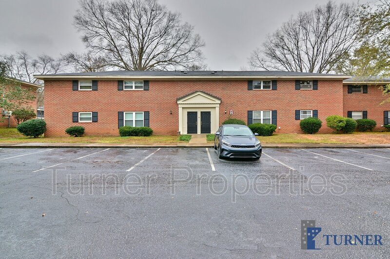 Primary Photo - 601 Riverhill Cir