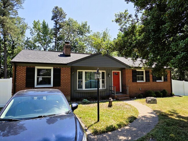 Foto del edificio - Traditional brick ranch in highly desirable West End of Henrico County