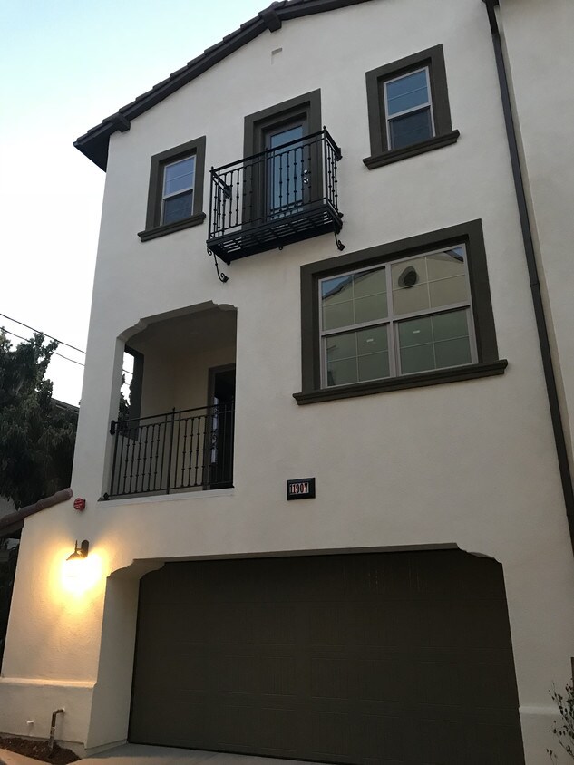 11907 Nixon Lane, Whittier, CA 90601 Townhome Rentals in Whittier CA