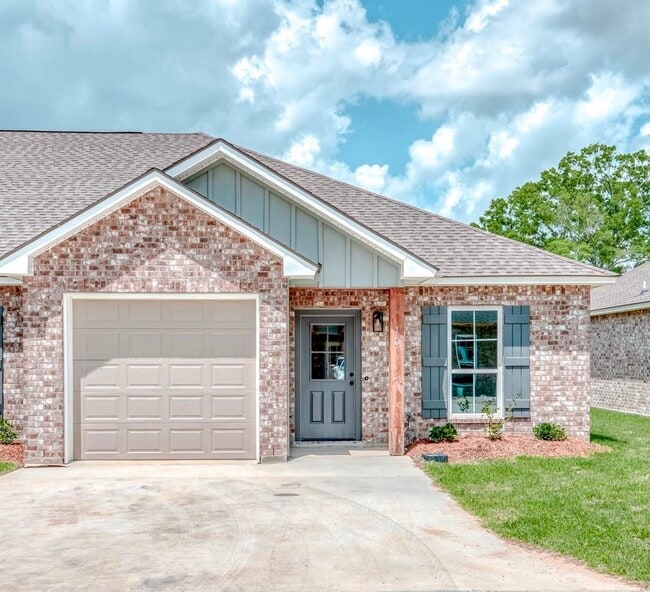 Building Photo - 8065 Lockhart Rd