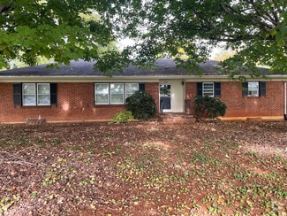 Building Photo - 1240 Burnbridge Rd