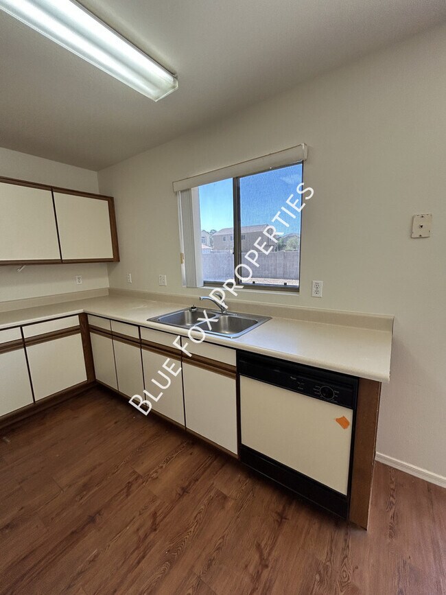 Foto del edificio - 2021 W Menzel Dr