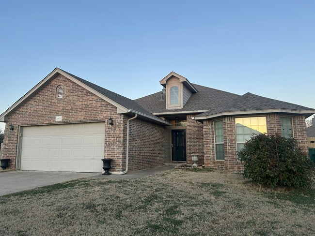 Photo - 2400 Rookhaven Ln House