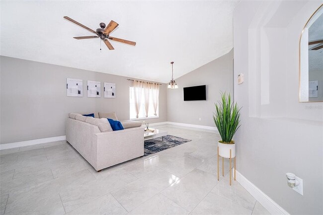 Building Photo - 207 Langham Dr