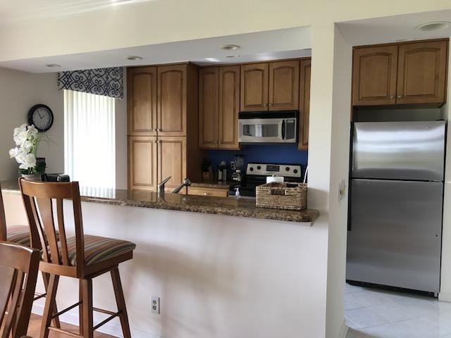 Foto del edificio - 428 Brackenwood Ln S