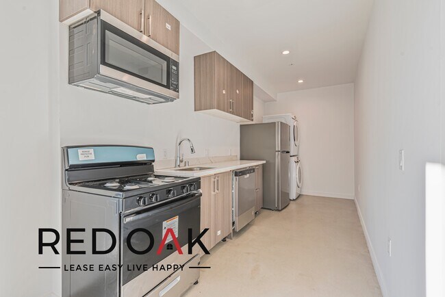 Building Photo - ~1 Month FREE~ Incredible, Spacious Three ...