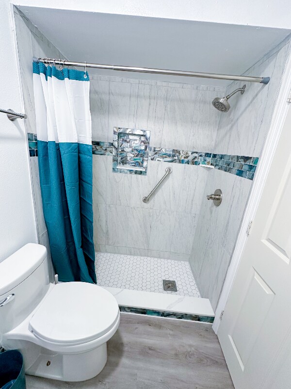 Foto del edificio - 2370 Leon Ave