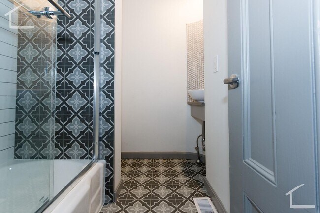 Foto del edificio - Beautiful 2 bed located next to Berklee and Northeastern.