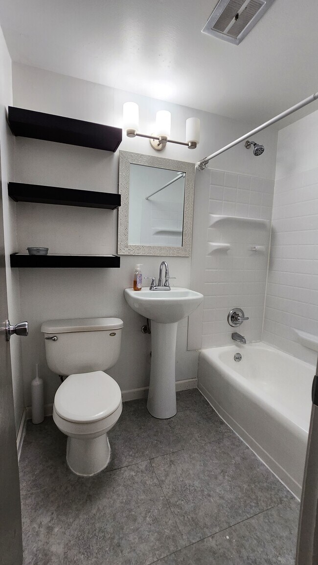 Foto del edificio - 802 -804 14th St W