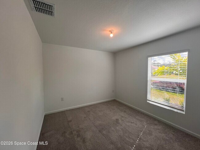 Foto del edificio - 1541 Newport St SE