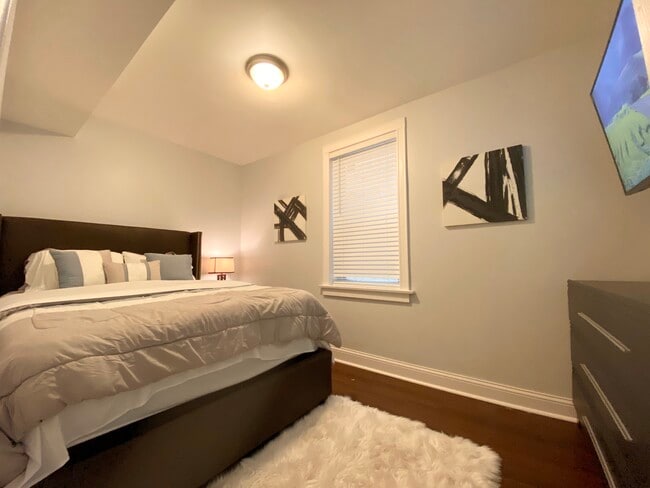 Building Photo - 3125 W 41st Pl