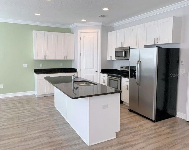 Building Photo - 6921 Interbay Blvd