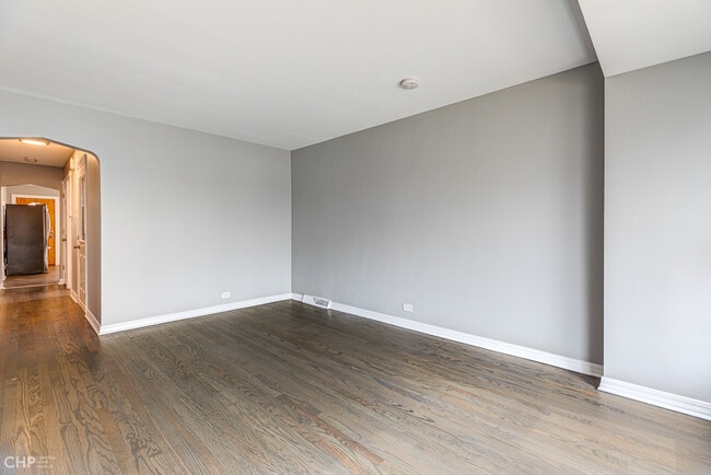 Building Photo - 5812 W 63rd Pl