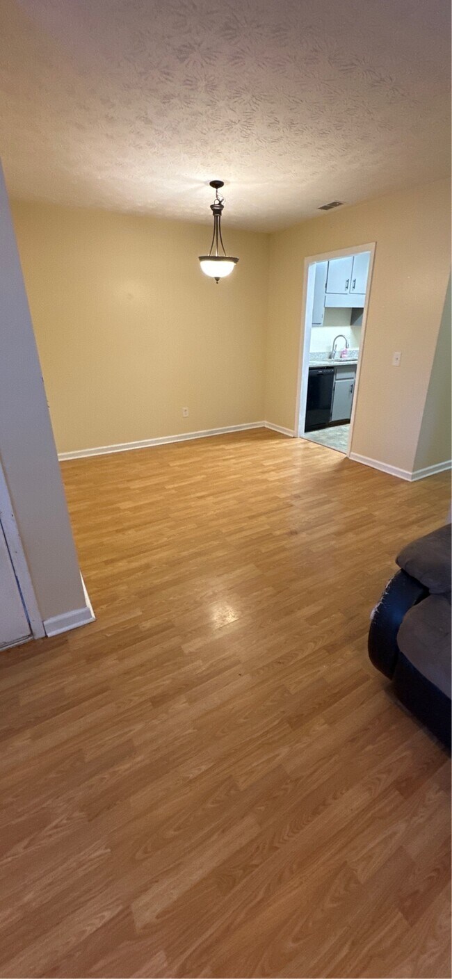 Building Photo - 106 Oak Park Ct