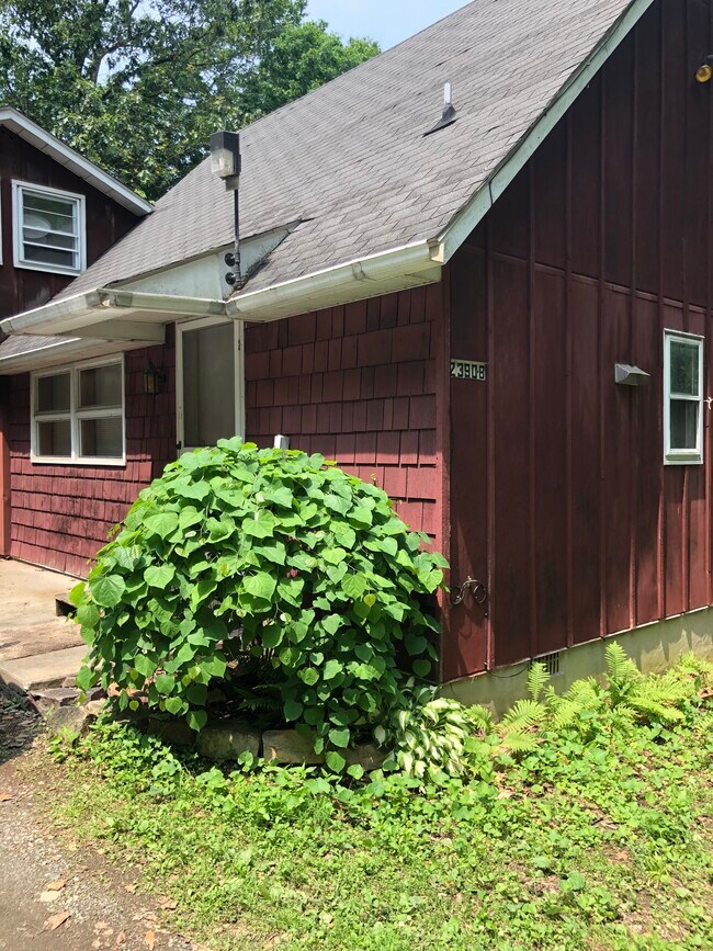 Building Photo - 2420 Applebutter Rd