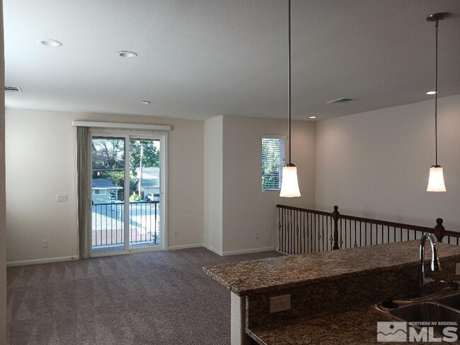 Foto del edificio - 1008 N Wind Dr