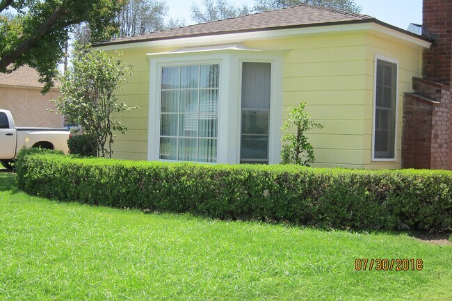 Building Photo - 10832 El Rey Dr