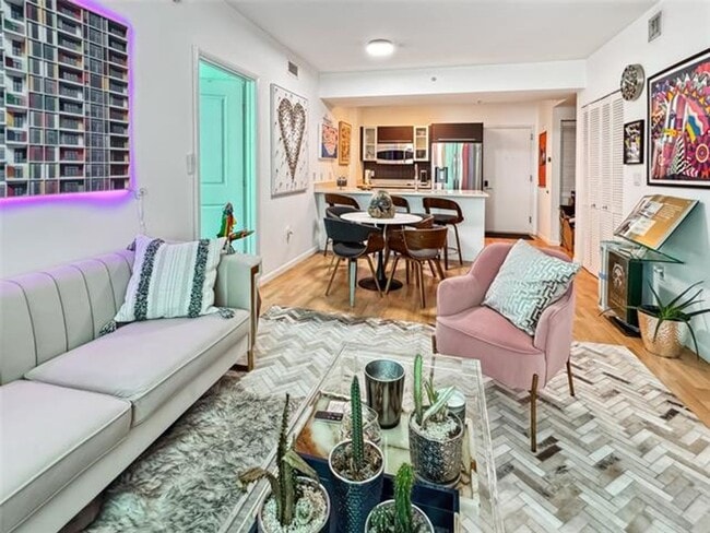 Foto del edificio - 333 NE 24th St