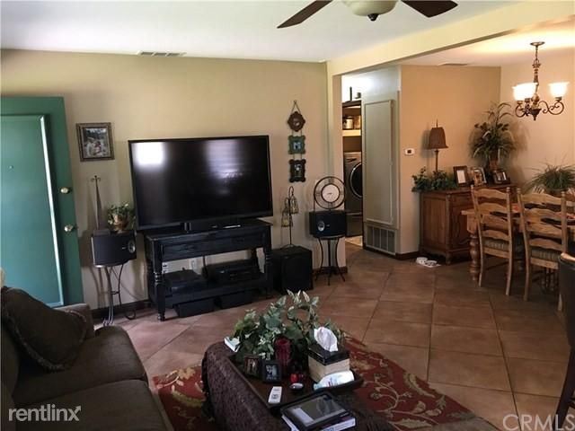 Foto principal - 2 br, 1 bath Condo - 1722 N Oak Knoll