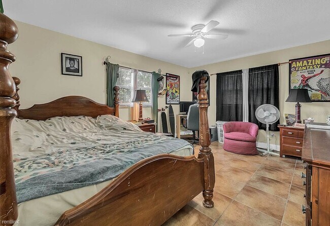 Building Photo - 3 br, 1 bath House - 1866 Matterhorn Drive