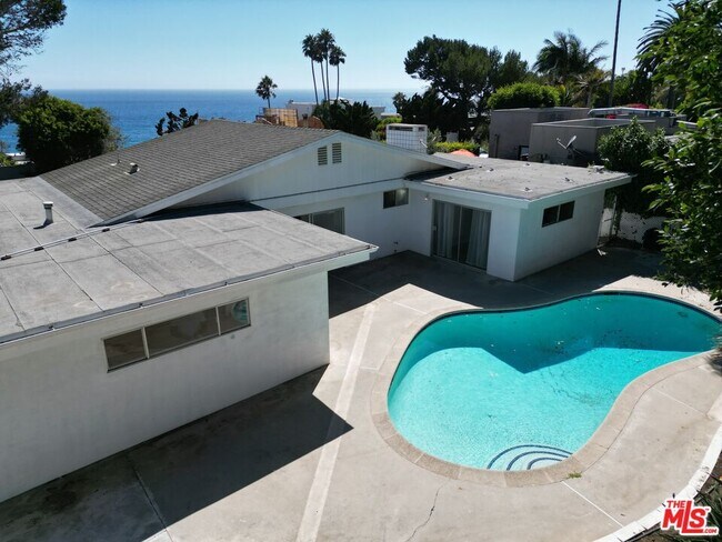 Building Photo - 31617 Broad Beach Rd