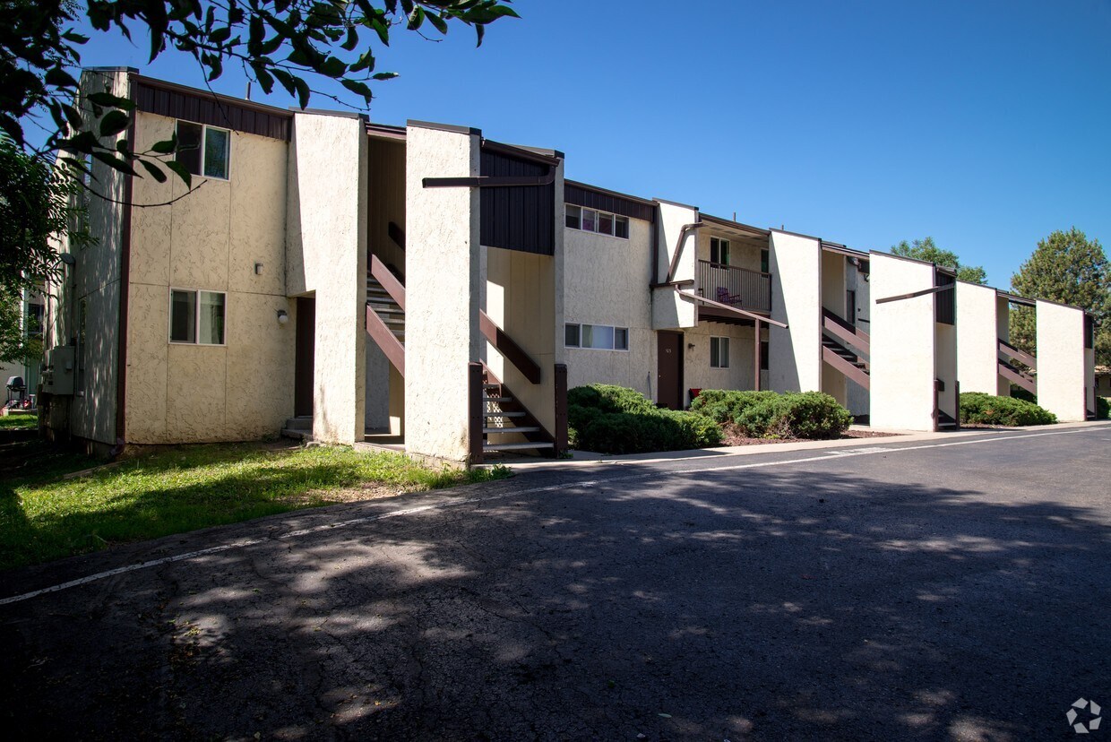 Building Photo - Elk Mountain Apartments