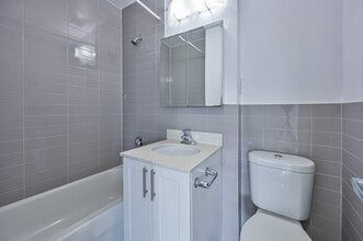 Building Photo - 250 St George St