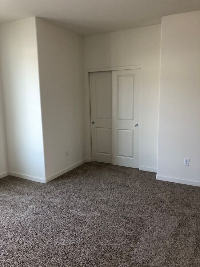 Building Photo - Rancho San Rafael Townhome