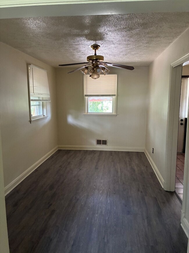 Building Photo - 549 Lucia Ave