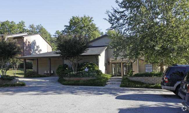 Clubhouse - Berkley Pointe Apartments