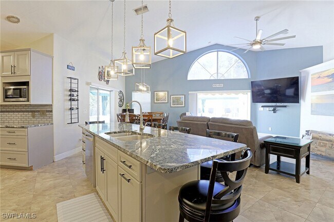 Building Photo - 1579 Whispering Oaks Cir