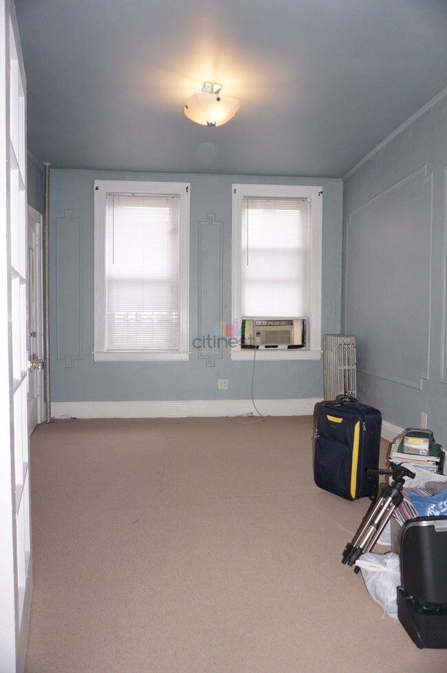 Building Photo - 844 68th St