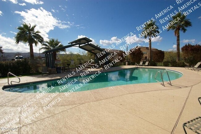 Foto del edificio - 2353 E Huntington Dr