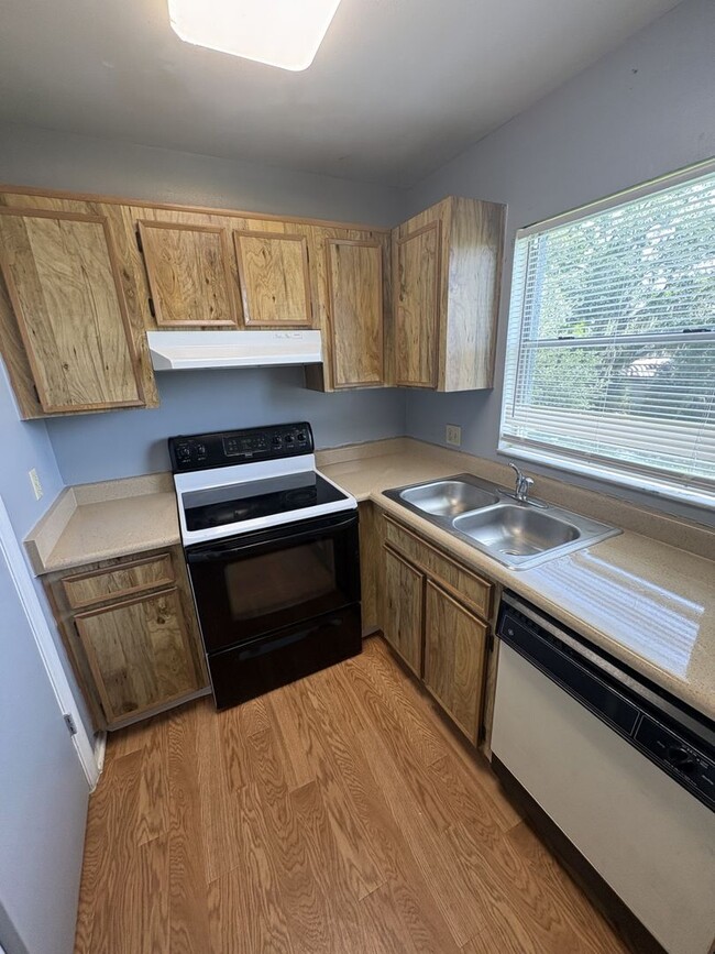 Foto del edificio - 4261 Pershing Pointe Pl