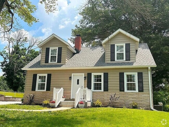 Building Photo - 5501 Kratzville Rd