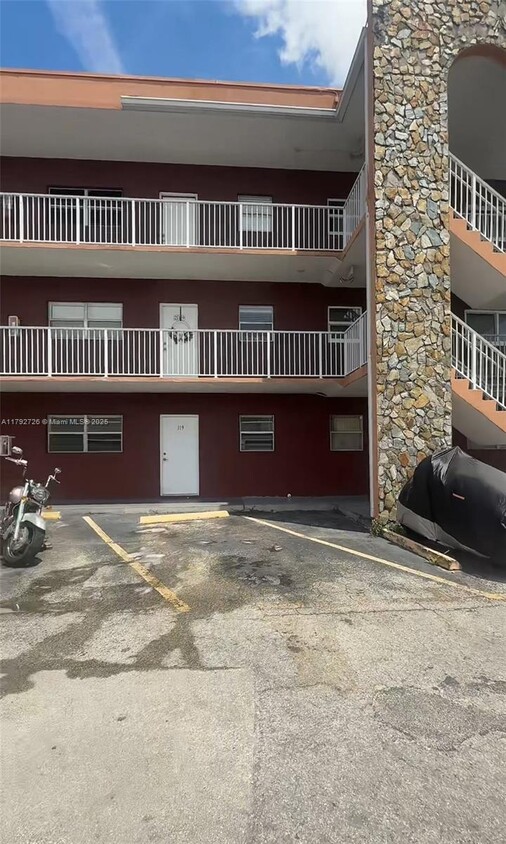Primary Photo - 6850 W 16th Dr
