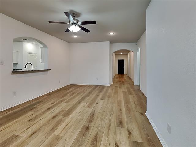 Building Photo - 1548 Woodlake Dr