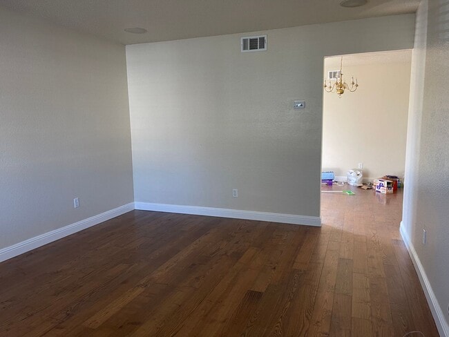 Building Photo - Clean 3 Bedroom 1 Bath 1050 sqft., Carmich...