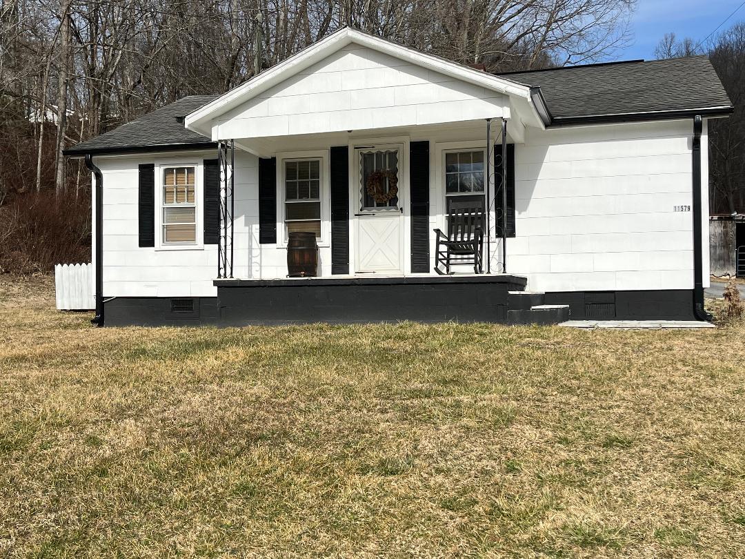 Front of the house - 11903 Derrik Drive