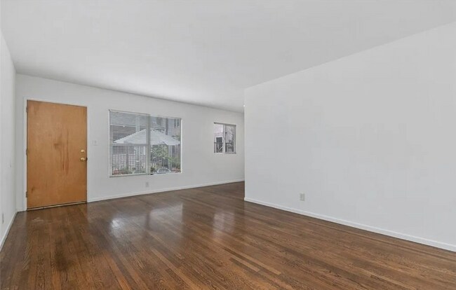 Foto del edificio - 1015 E Ocean Blvd