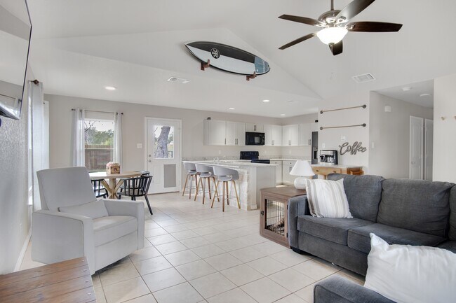 Building Photo - 1361 Deer Park Dr