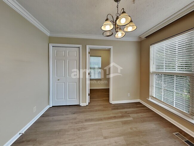 Foto del edificio - 107 Edgewater Pl