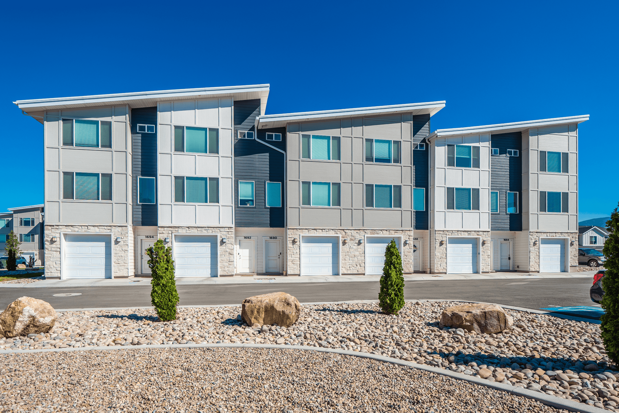 Primary Photo - Riverwalk Townhomes