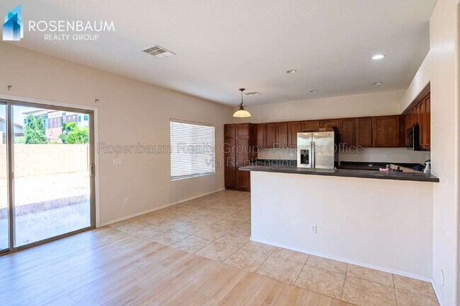 Building Photo - 1739 N St Francis Pl