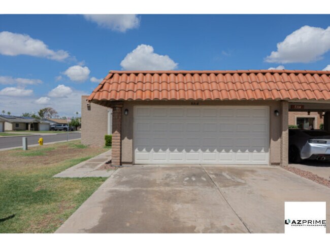 Building Photo - Prime Tempe location Meets Modern Upgrades...
